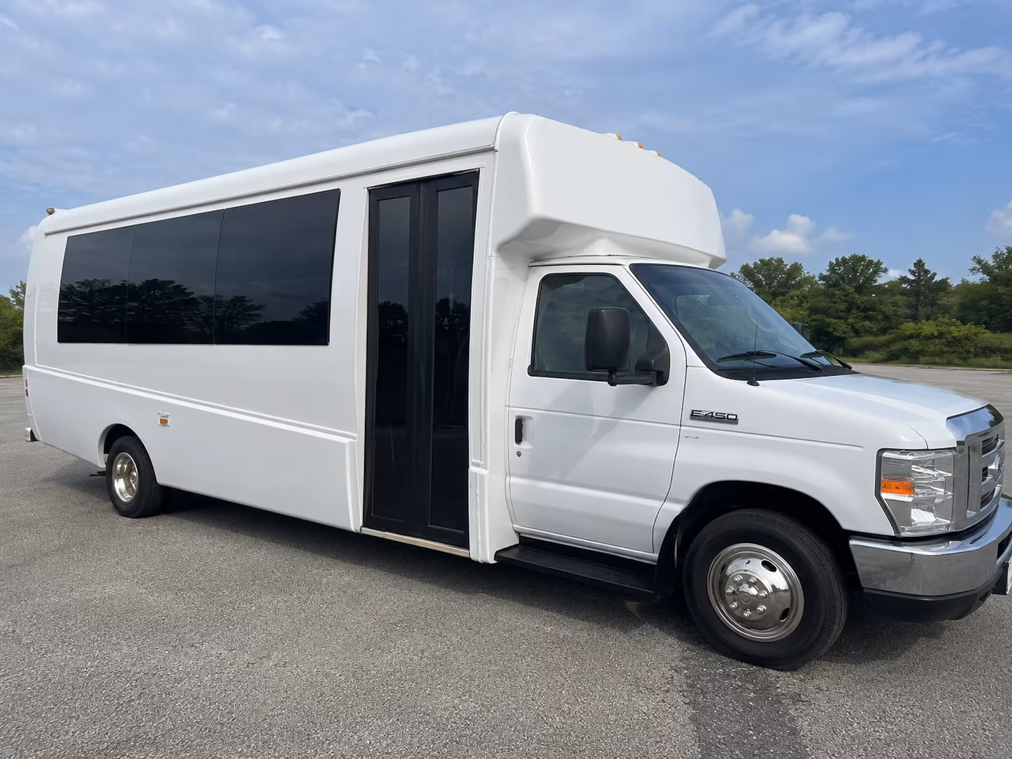 bachelorette and birthday party buses in new braunfels