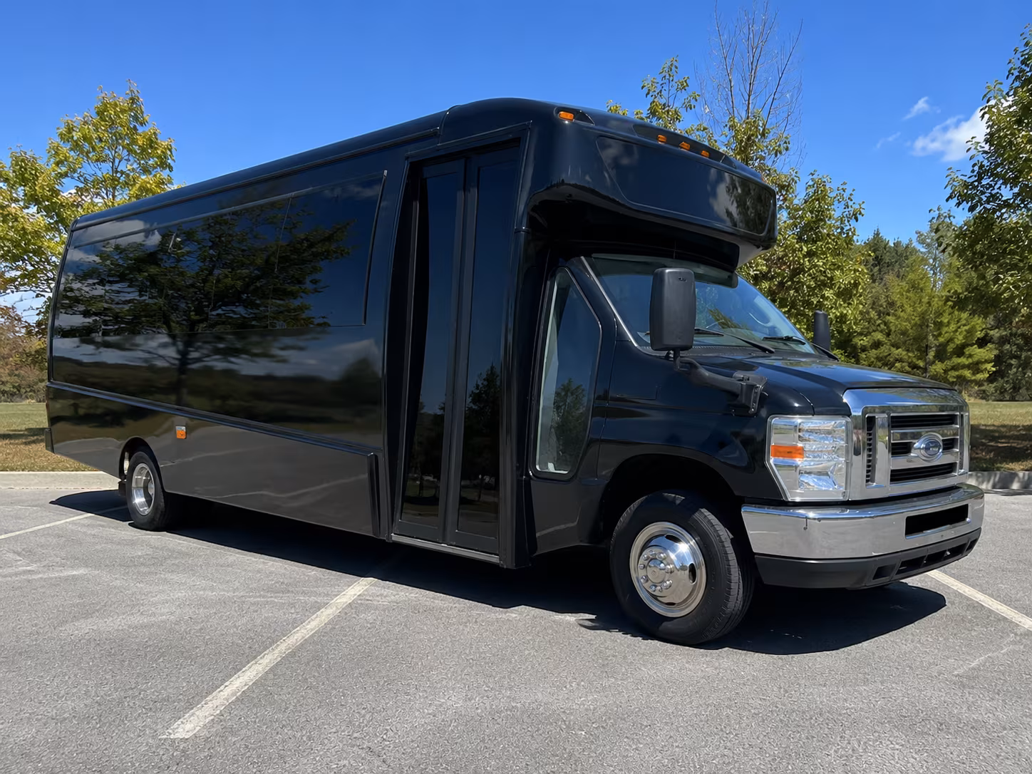 minibus rentals for guadalupe river valley winery tours