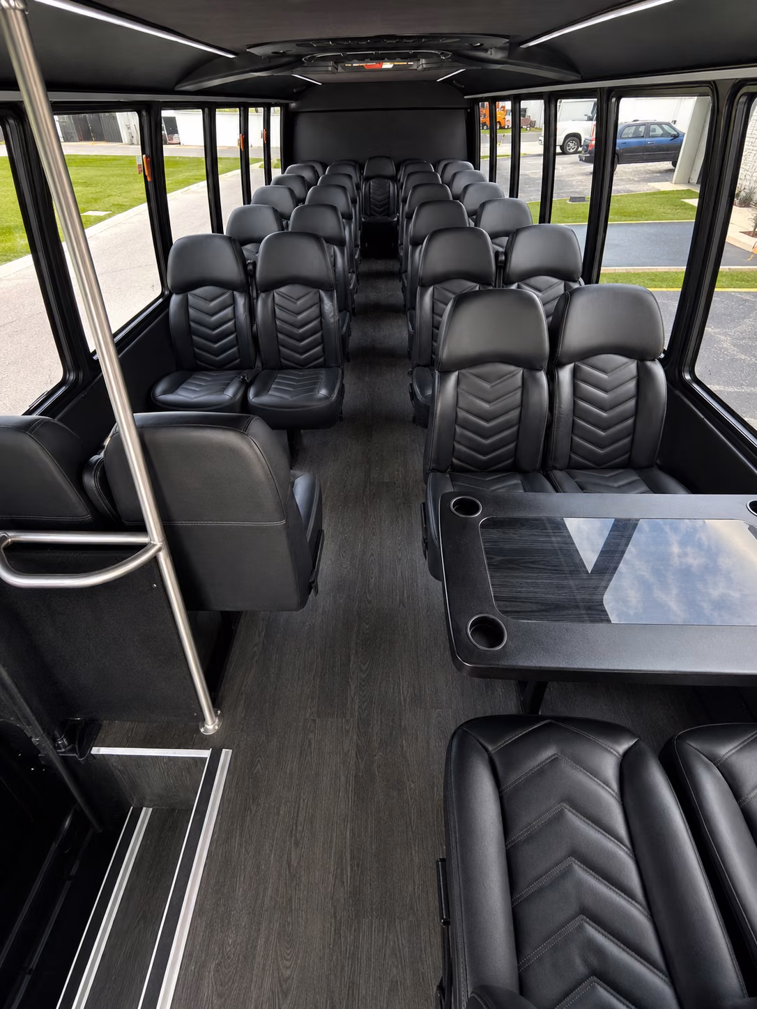 minibus rentals for new braunfels prom groups that want comfort without the full coach