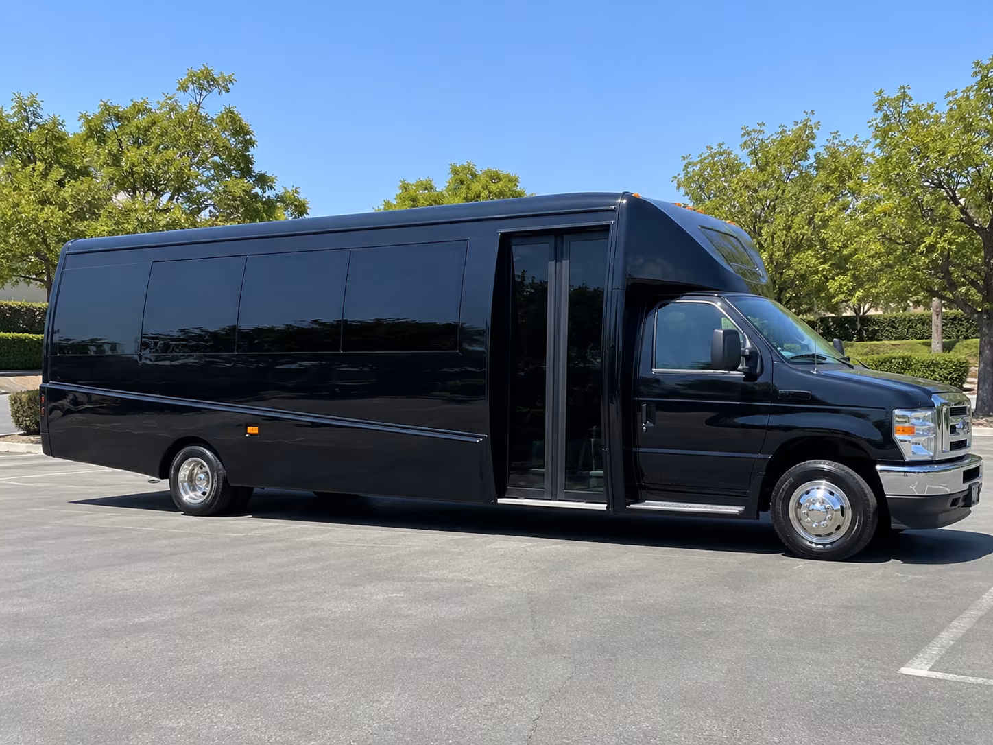 minibuses for natural bridge caverns and hill country science field trips