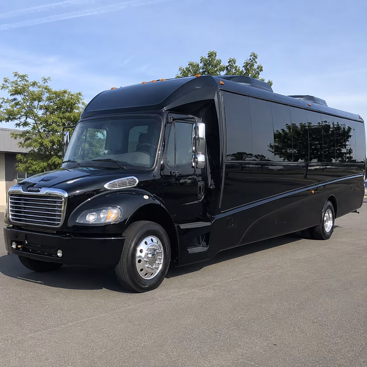 new braunfels 28 passenger minibus