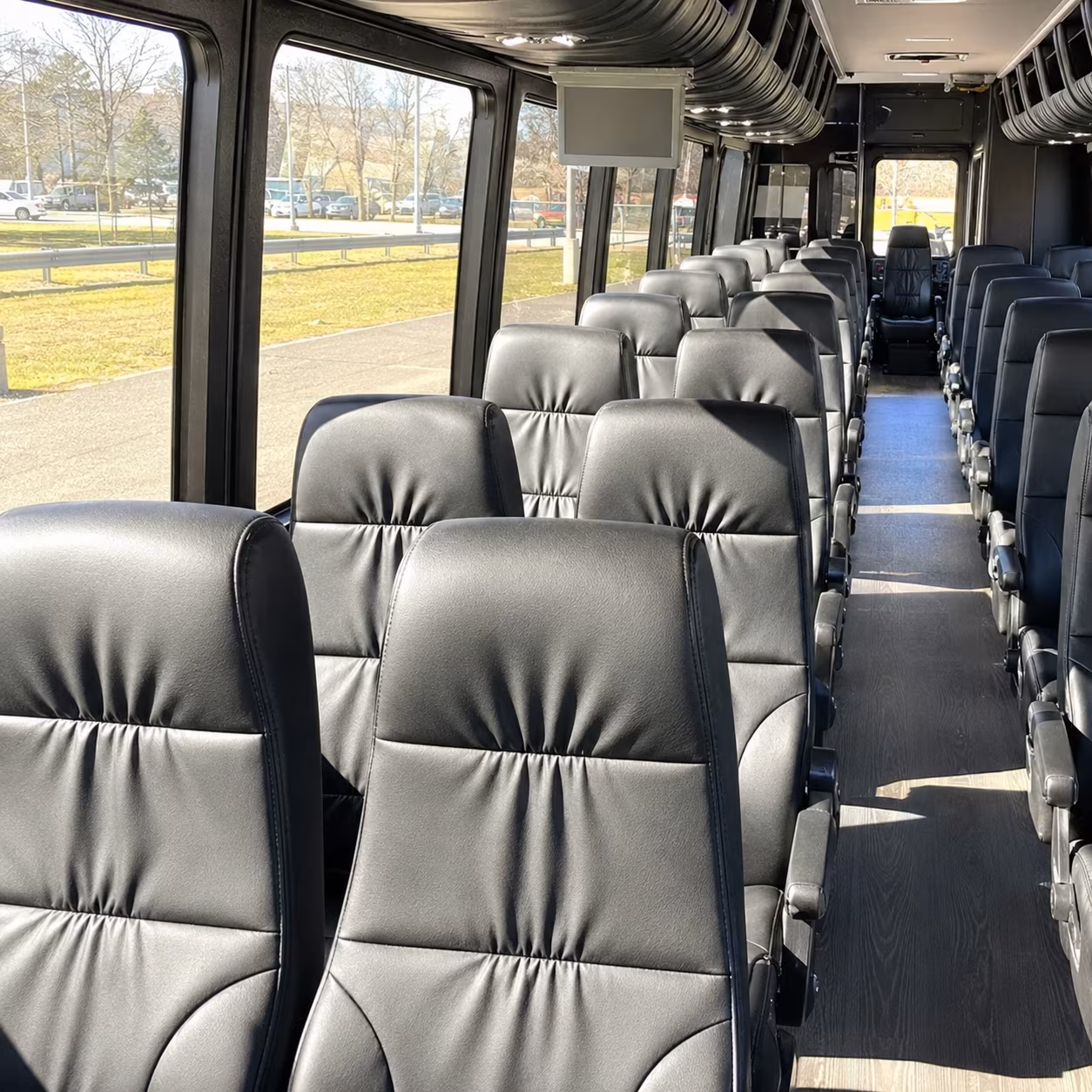 shuttle buses for new braunfels wedding guests between hotels and venues