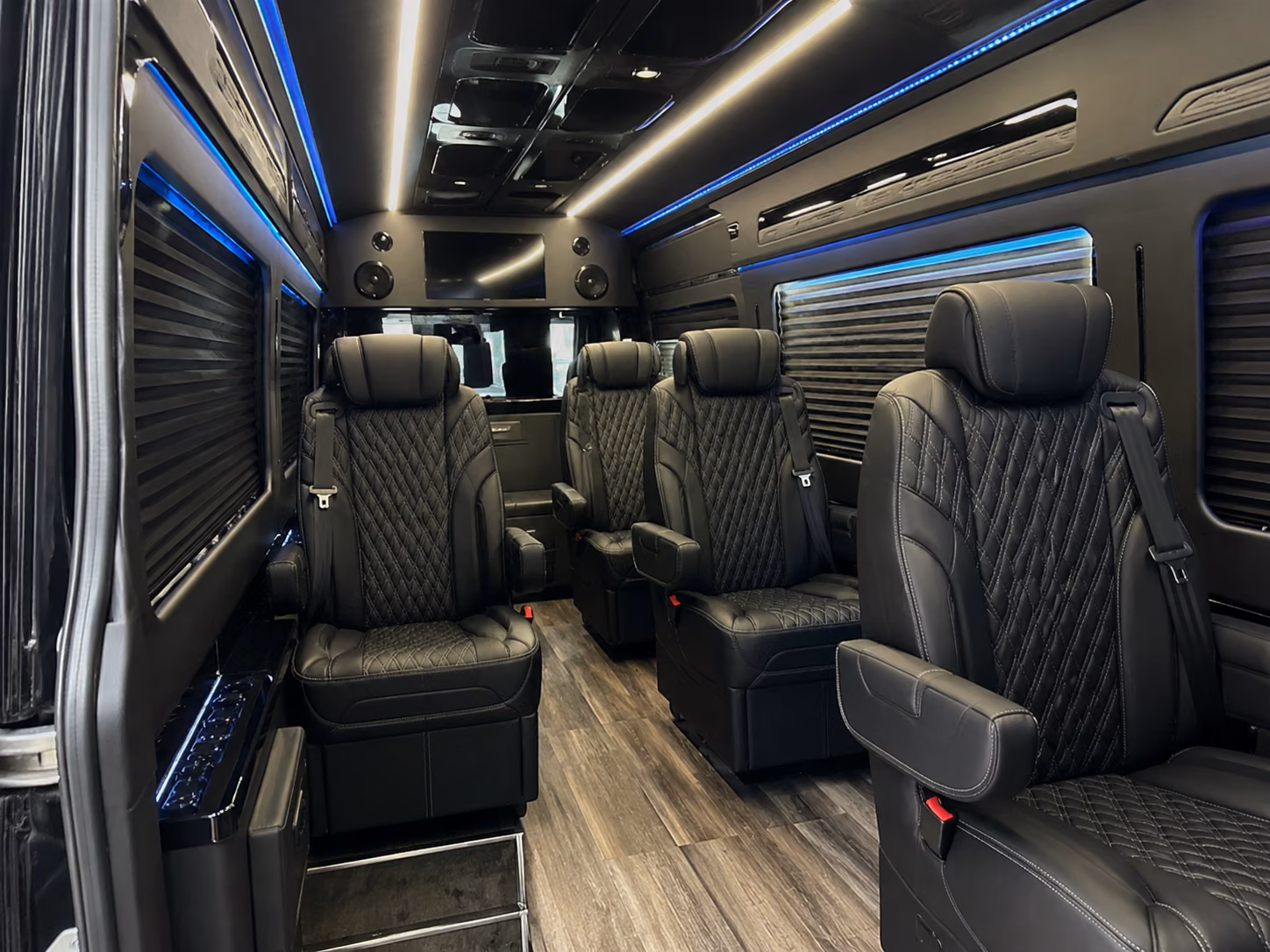 sprinter vans and minibuses for small group airport runs in new braunfels