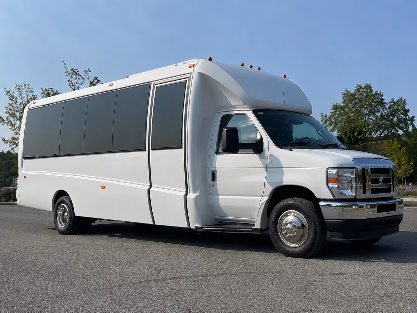 wedding day bridal party buses in new braunfels texas
